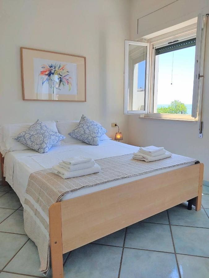 Reale Apartments Терачина Екстериор снимка