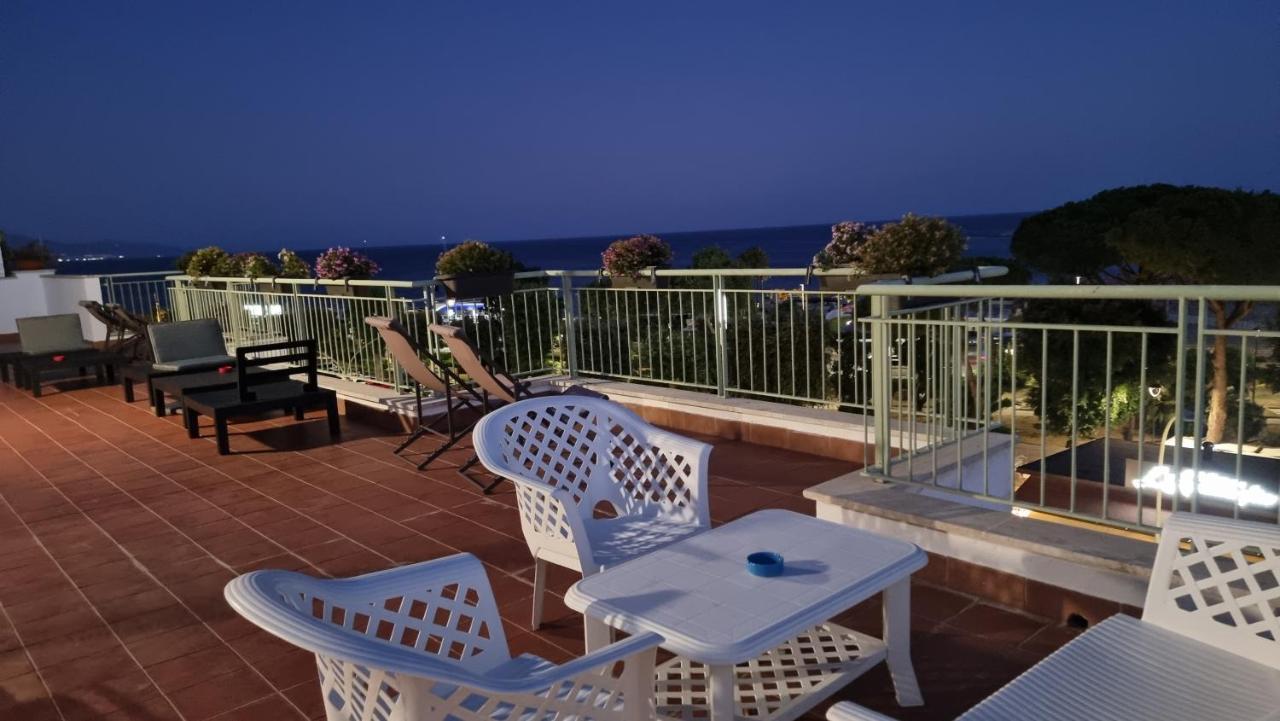 Reale Apartments Терачина Екстериор снимка