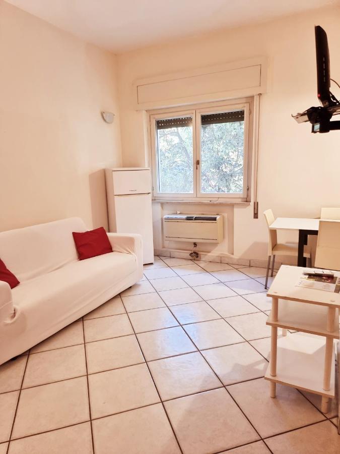 Reale Apartments Терачина Стая снимка