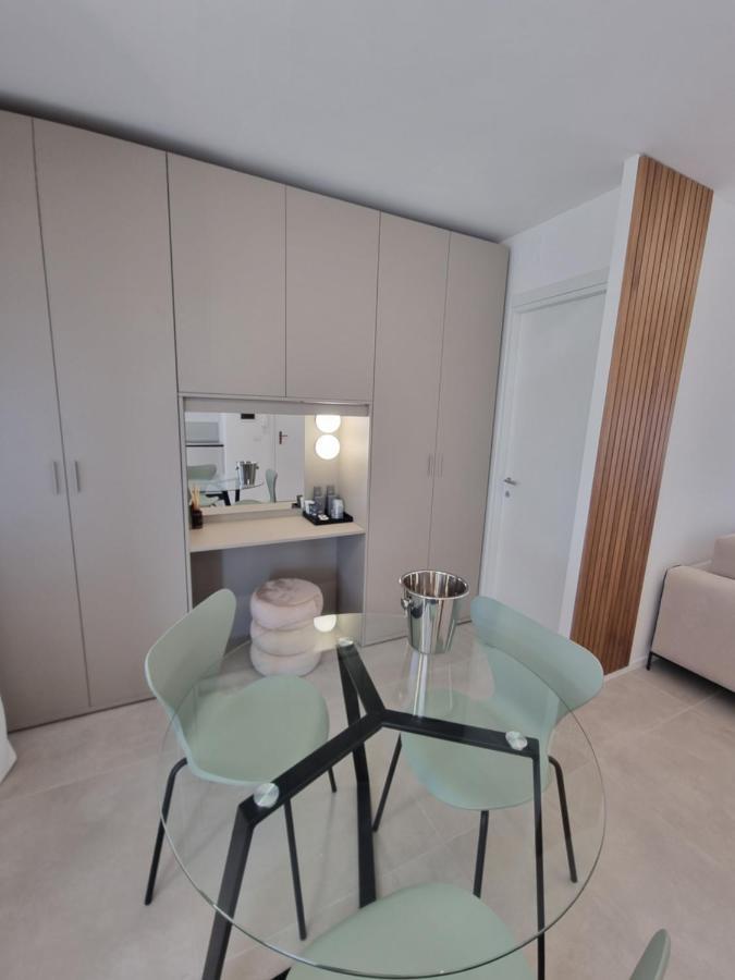 Reale Apartments Терачина Екстериор снимка