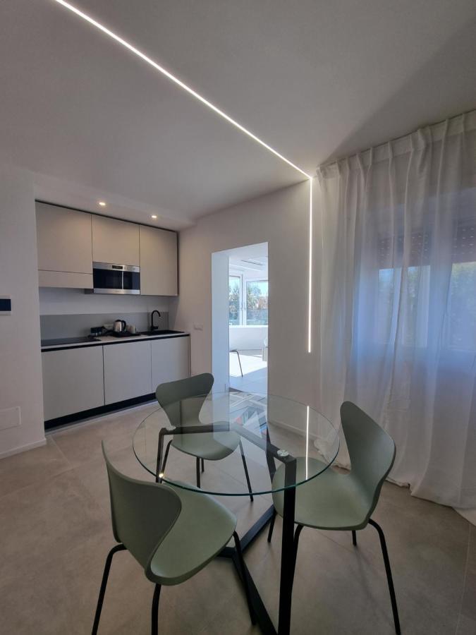 Reale Apartments Терачина Екстериор снимка